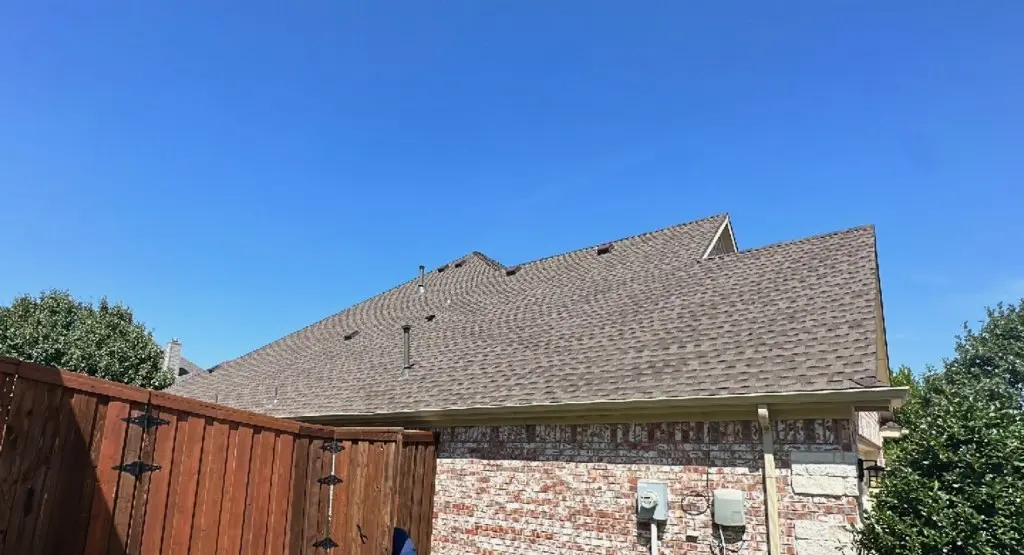 Completed roof replacement project in Toronto